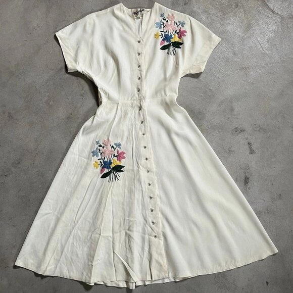 Vintage 1940s Ellen Kaye Original Embroidered Rayon Day Dress - Picture 1 of 13